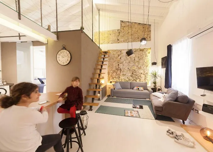 Cavour16 סירקוזה