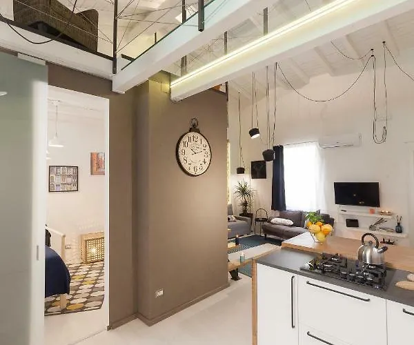 Cavour16 סירקוזה